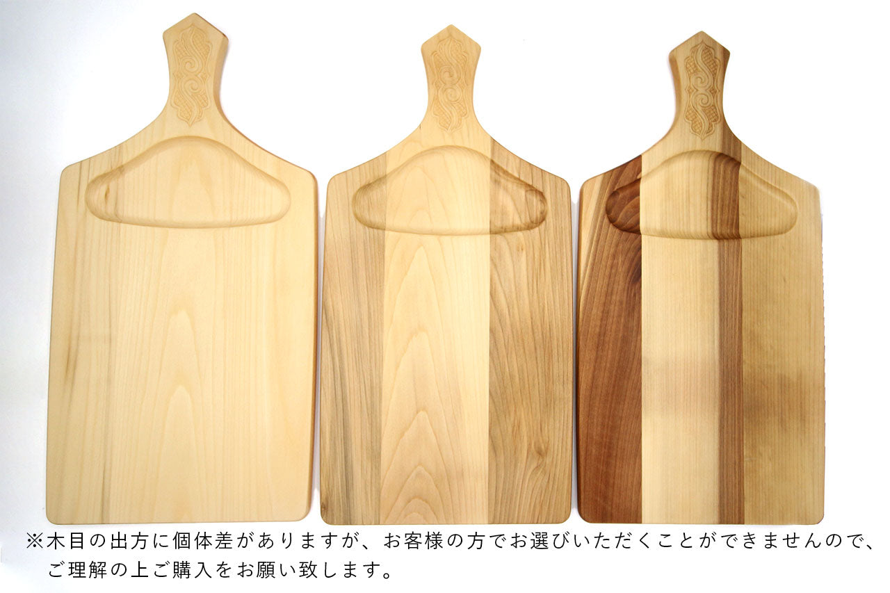 アイヌ文様のカッティングプレート