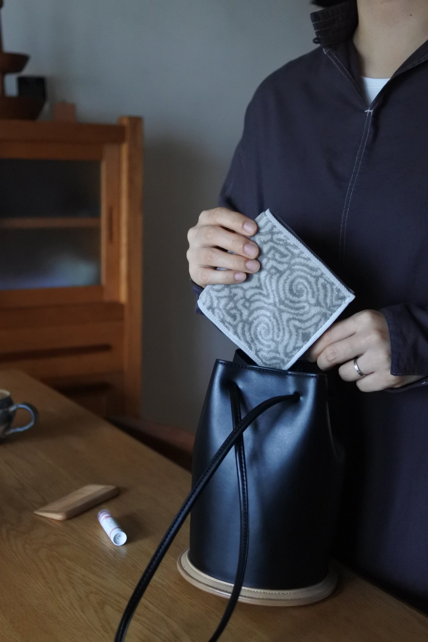 アイヌ文様の今治タオルハンカチ　4color