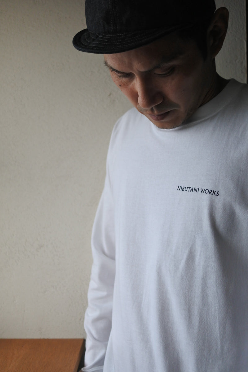 アイヌ文様線画バックプリントロングスリーブTシャツ　3color