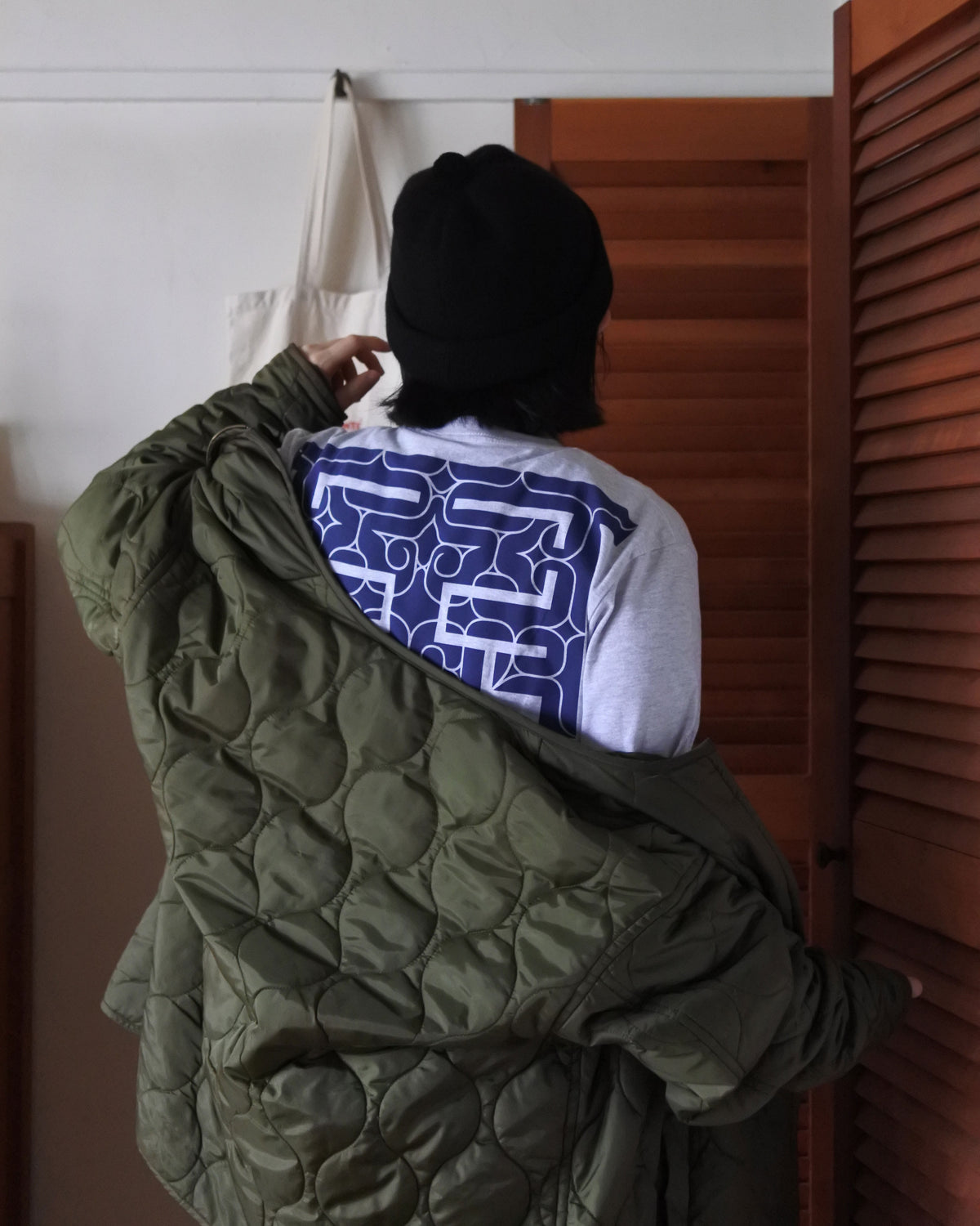 バックプリント長袖コットンTシャツ【cikarkarpe】3色