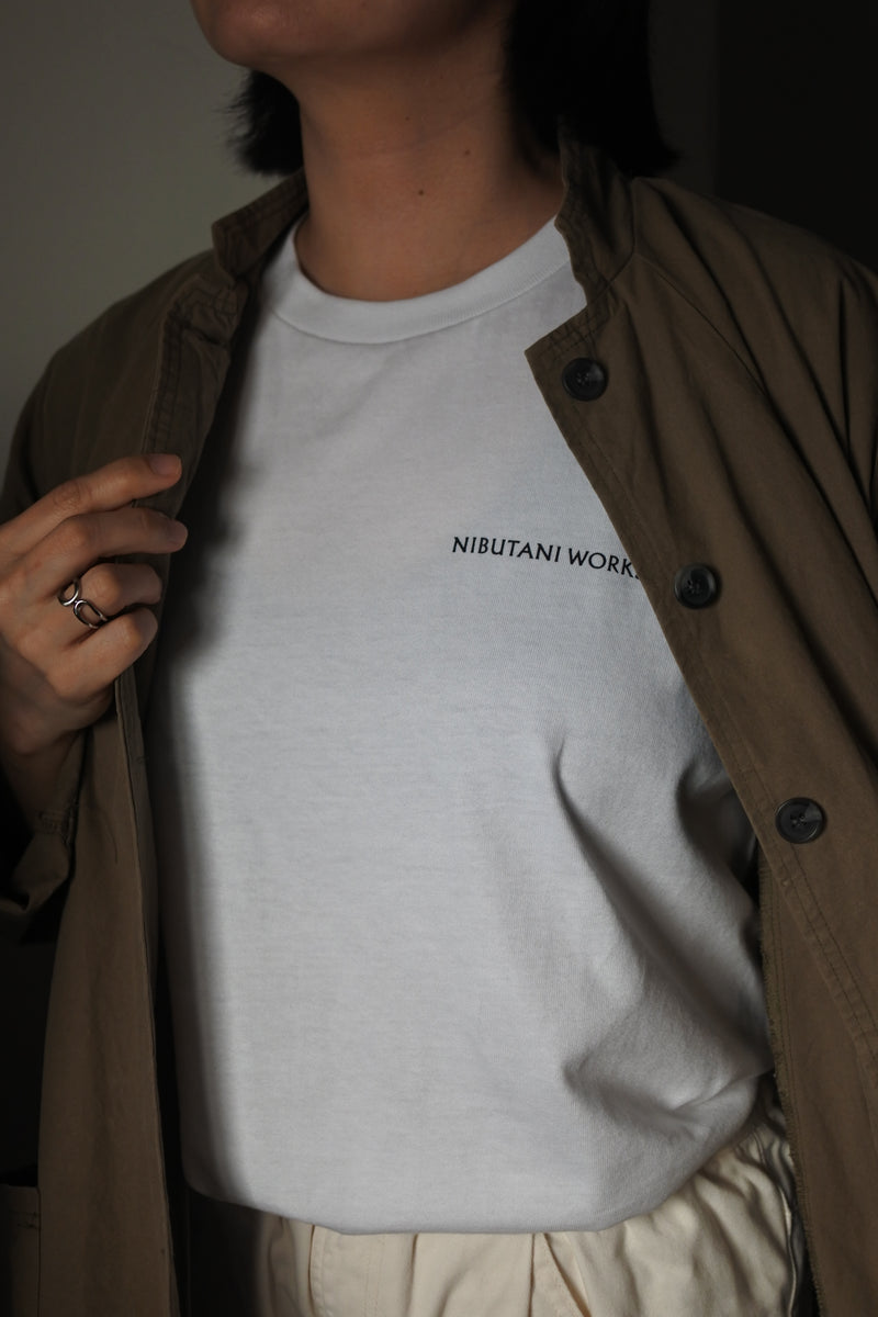 アイヌ文様線画バックプリントTシャツ　4color