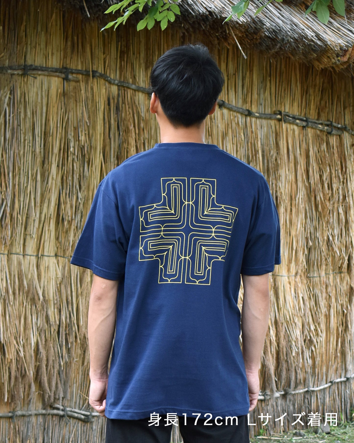 アイヌ文様線画バックプリントTシャツ　4color