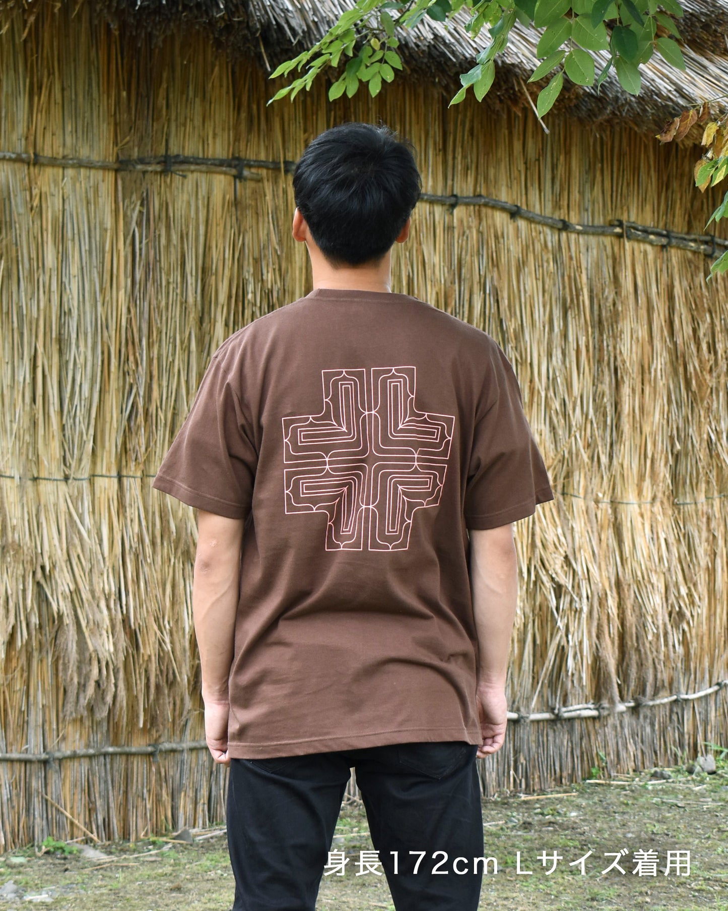 アイヌ文様線画バックプリントTシャツ　4color