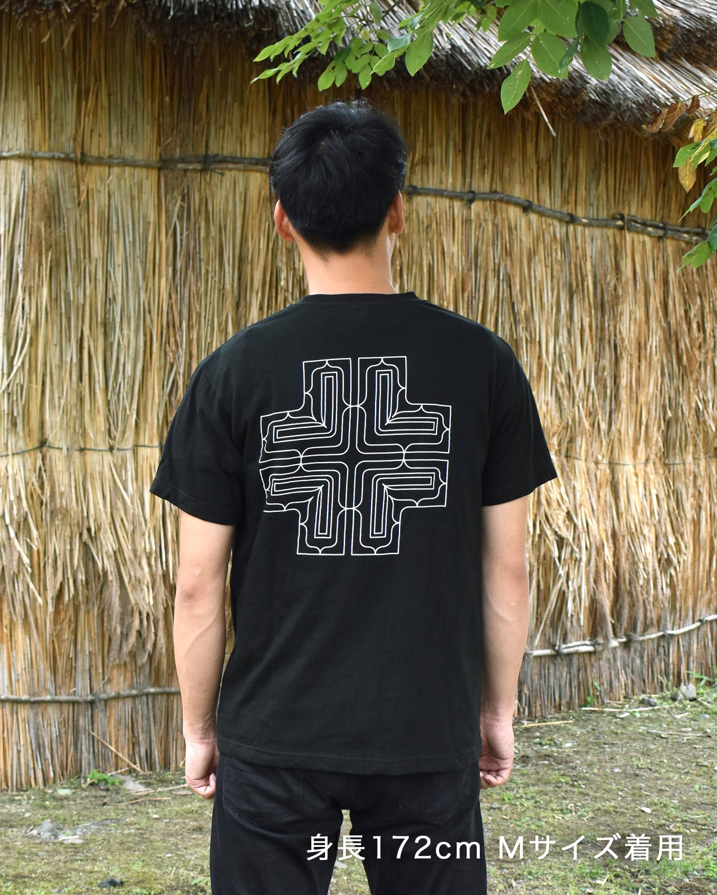 アイヌ文様線画バックプリントTシャツ　4color