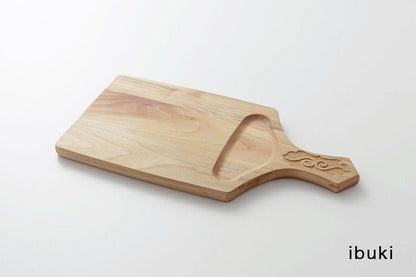 アイヌ文様のカッティングプレート