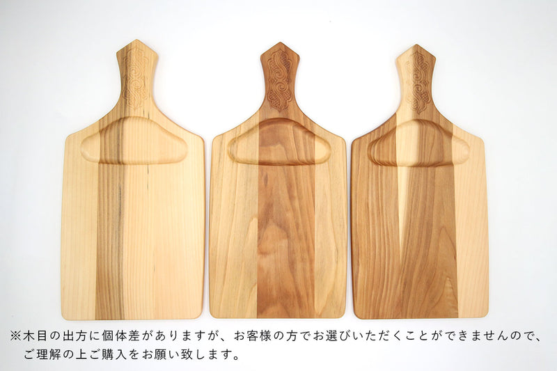 アイヌ文様のカッティングプレート