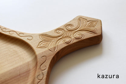 アイヌ文様のカッティングプレート