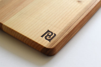 アイヌ文様のカッティングプレート