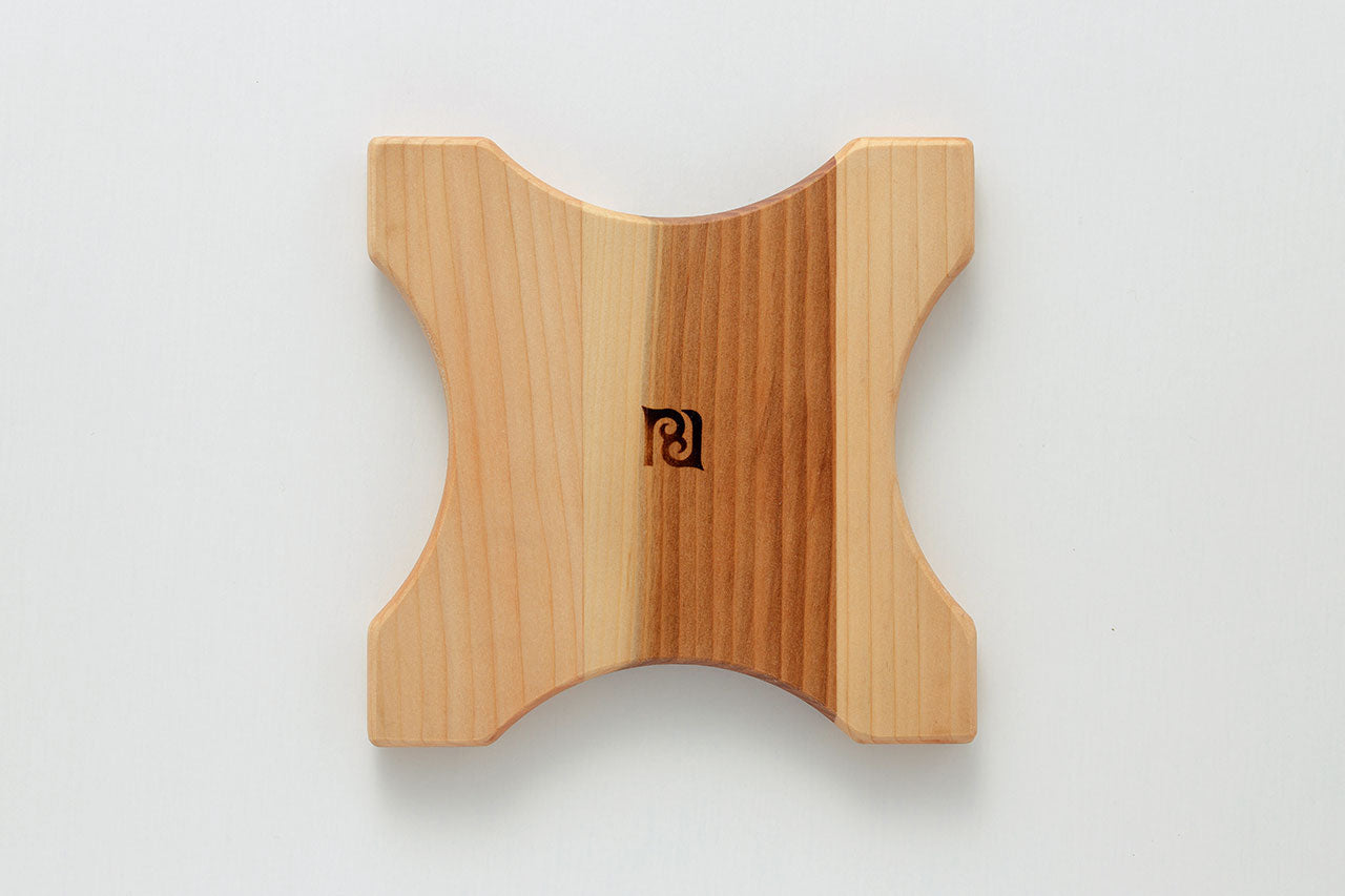 アイヌ文様の鍋敷き