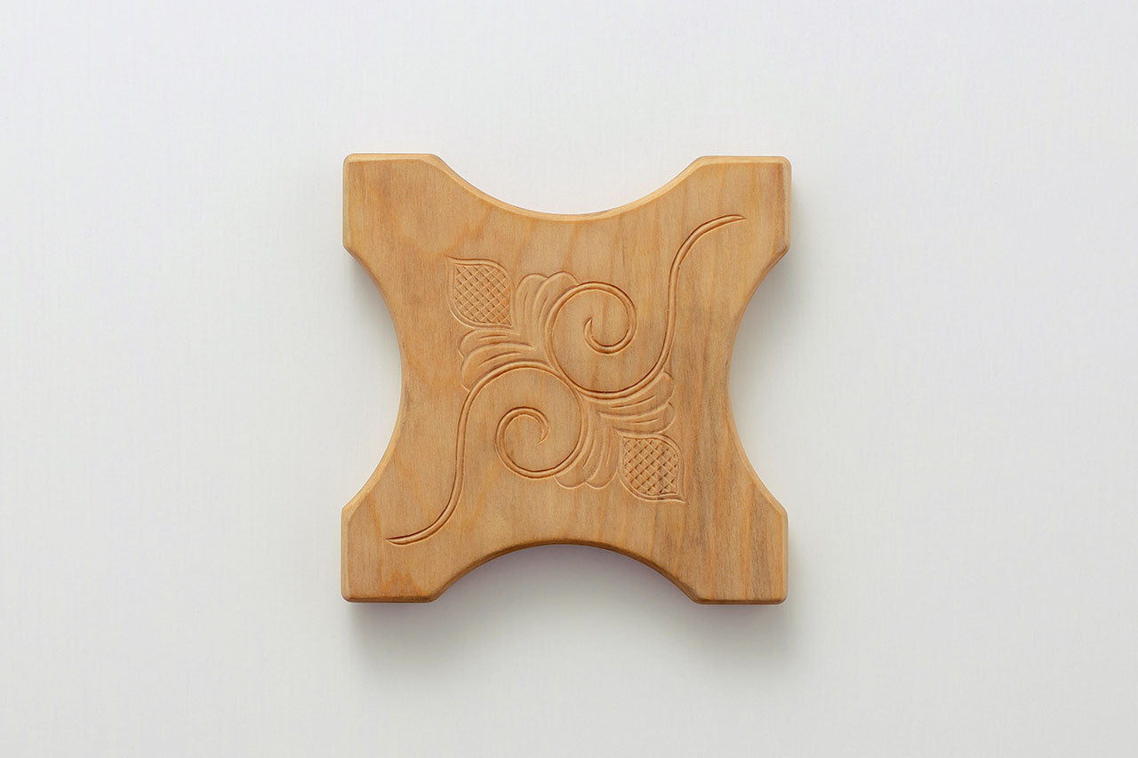 アイヌ文様の鍋敷き