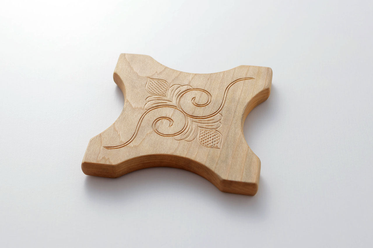 アイヌ文様の鍋敷き