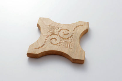 アイヌ文様の鍋敷き