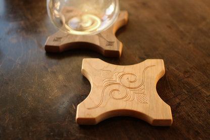 アイヌ文様の鍋敷き