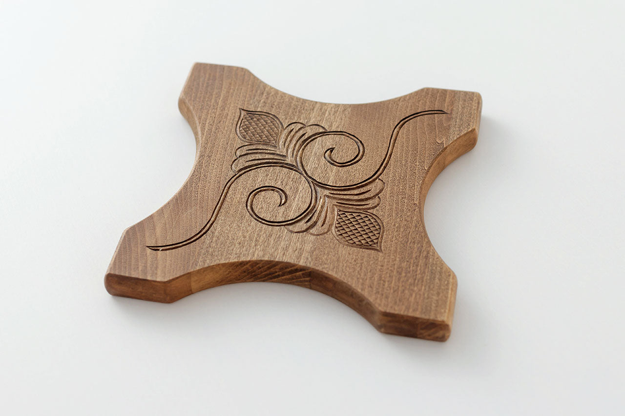 アイヌ文様の鍋敷き