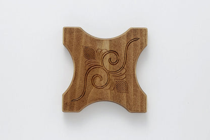 アイヌ文様の鍋敷き