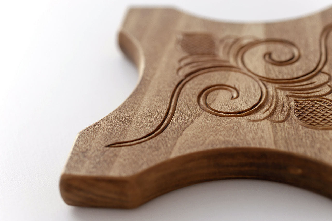 アイヌ文様の鍋敷き