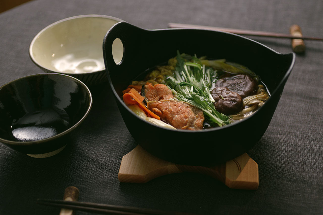 アイヌ文様の鍋敷き