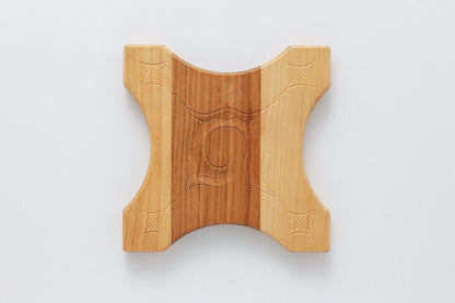 アイヌ文様の鍋敷き