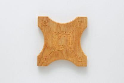 アイヌ文様の鍋敷き