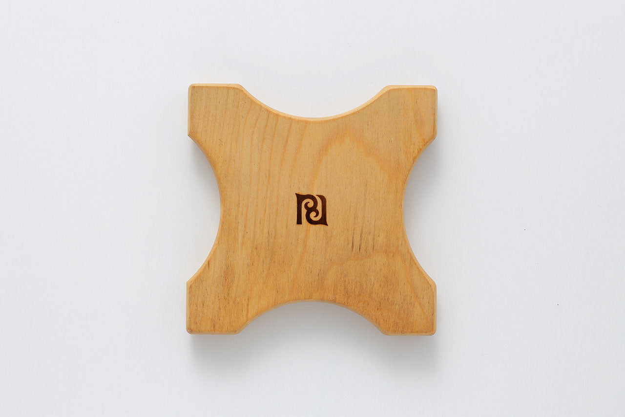 アイヌ文様の鍋敷き