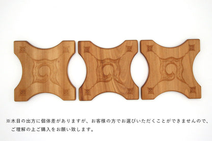 アイヌ文様の鍋敷き