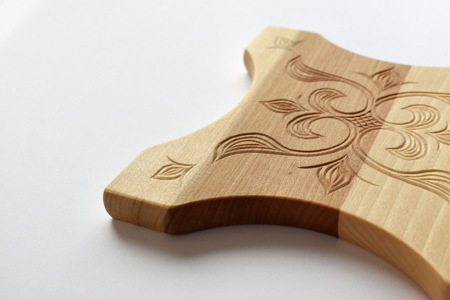 アイヌ文様の鍋敷き